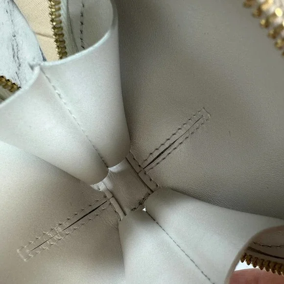 Louis Vuitton Shell Coin Purse Bag By The Pool Iridescent White/Gold LV Clutch - Picture 6 of 13